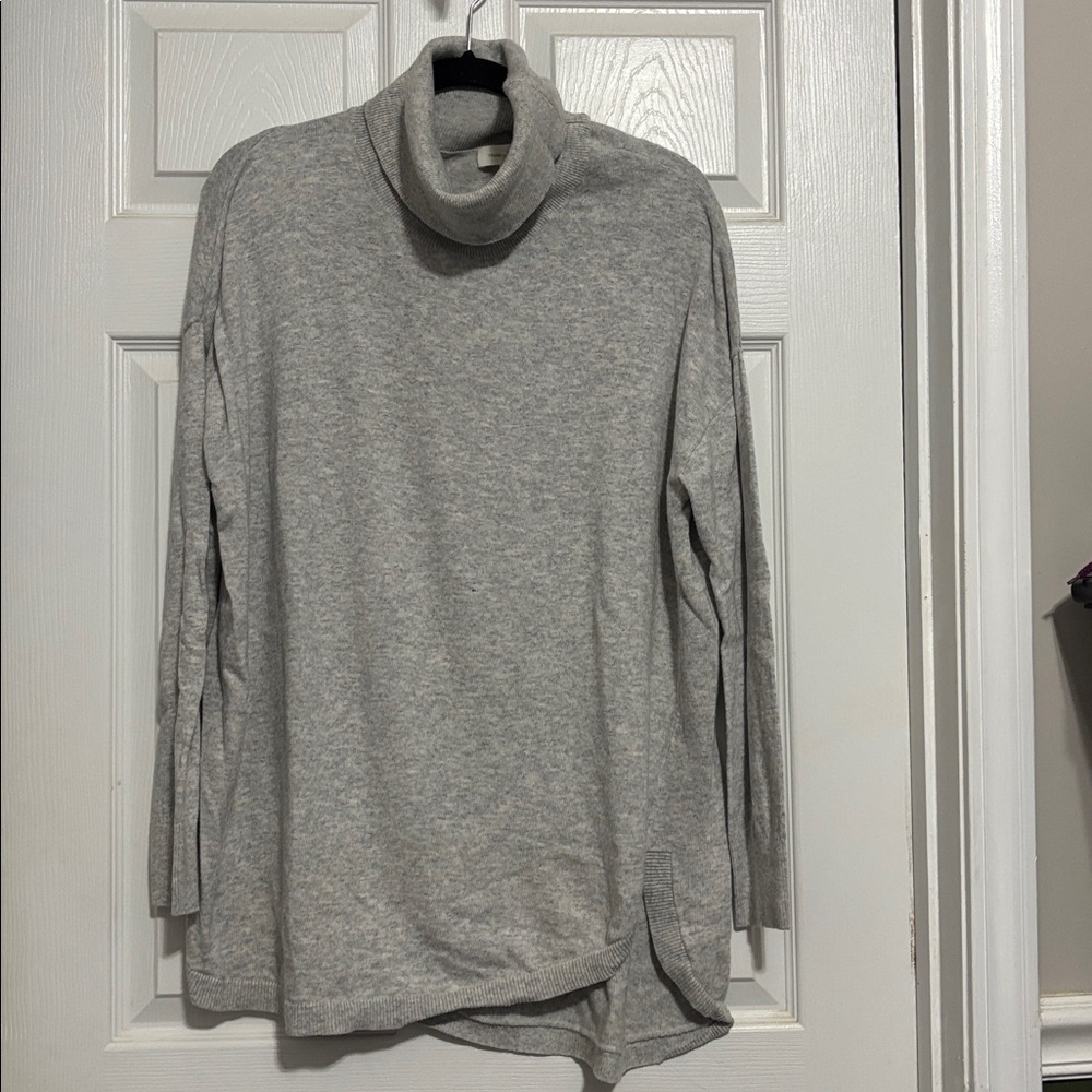 Woman’s mixed fiber turtleneck sweater size xl